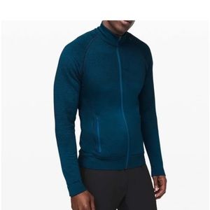 Lululemon men’s Engineered Warmth jacket in Poseidon blue/black large